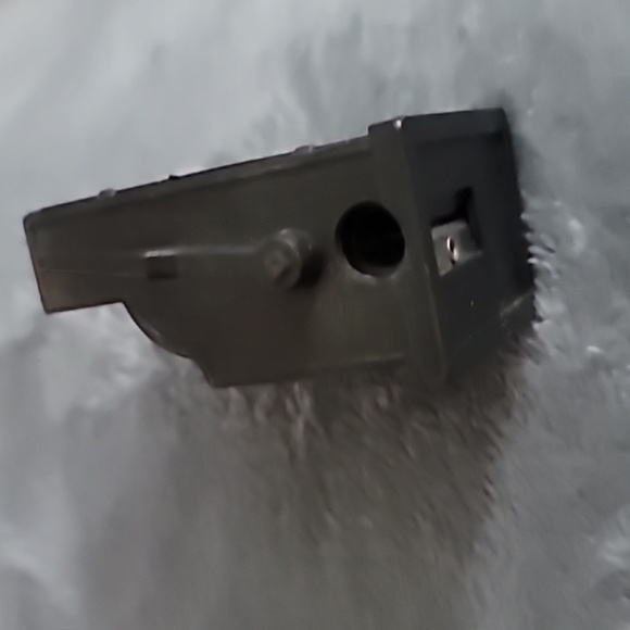 VINTAGE METAL DIECAST MACHINE PENCIL SHARPENER - Picture 2 of 7